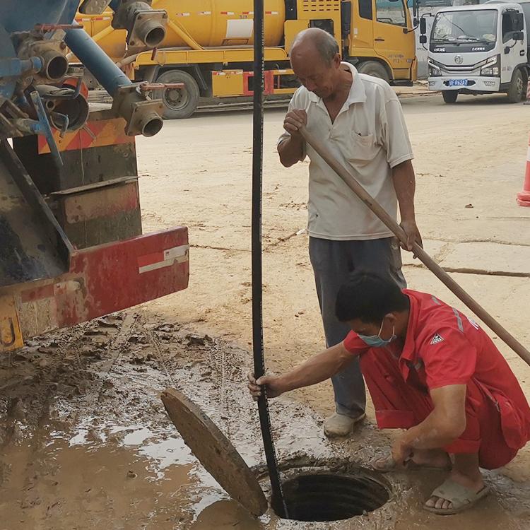 扬子洲雨水管道清淤